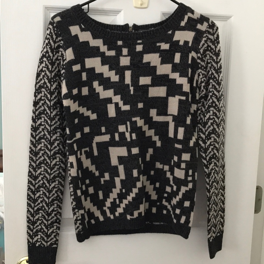 😊Love By Design Geometric Sweater